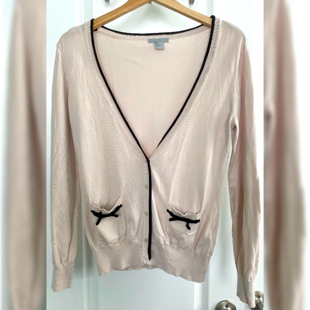 H&M | Light pink cardigan with black trim | Size M